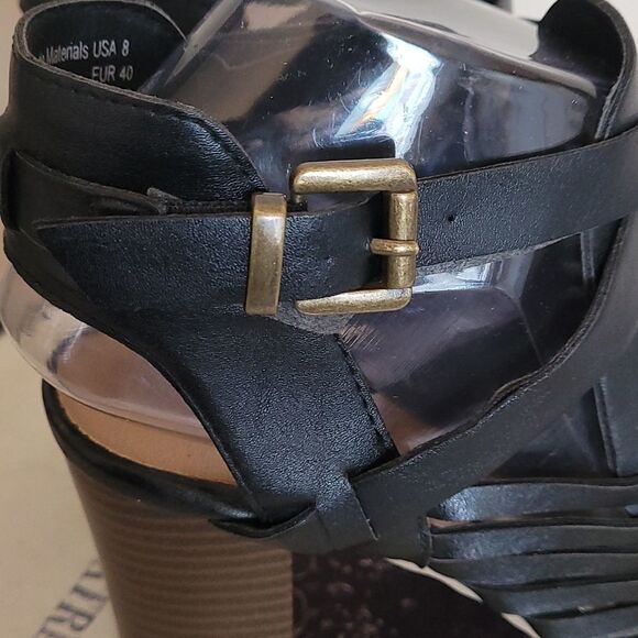 American Eagle Galdiator Style Shoes - Picture 6 of 13